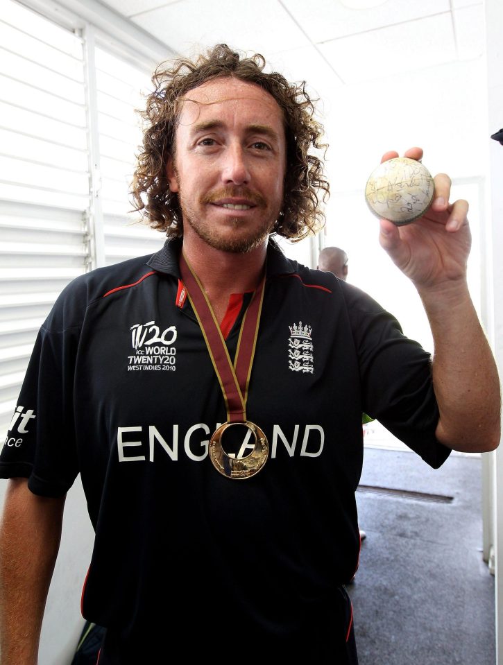  Bowler Sidebottom won a T20 World Cup title with England