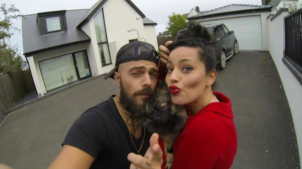  Abz and ex Vicky relocated to rural Wales and lived on a farm