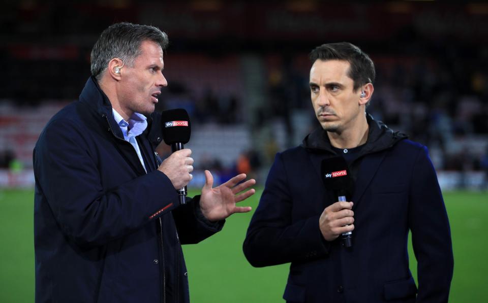  Gary Neville labelled Arsenal a "pub team" on Twitter