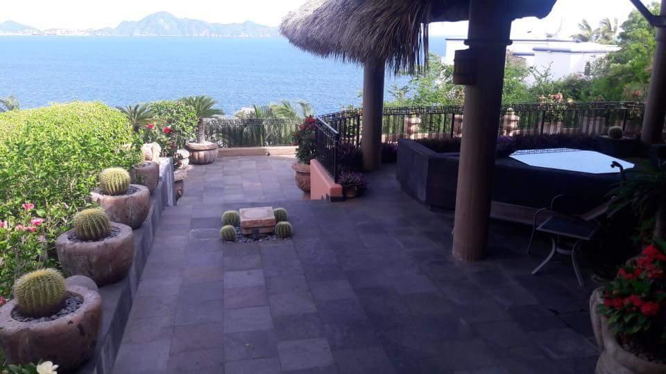  Jimmy's home in Manzanillo had impressive views