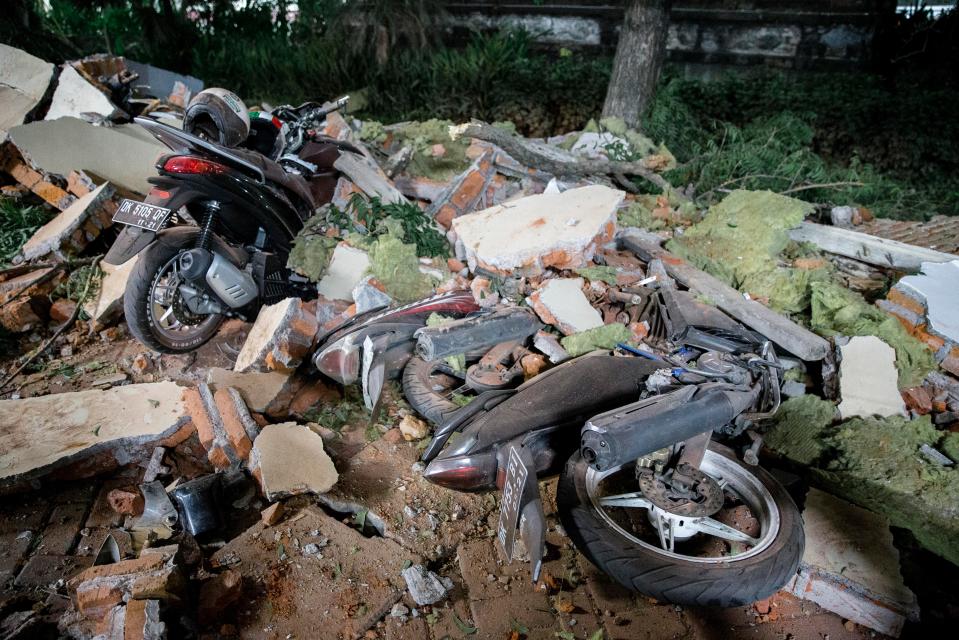  This is all that remains of a shopping mall in Denpasar, Bali