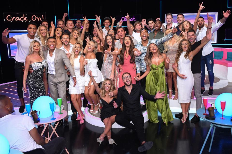  Love Island fans noticed something very wrong about this picture of the cast from last night's reunion bash