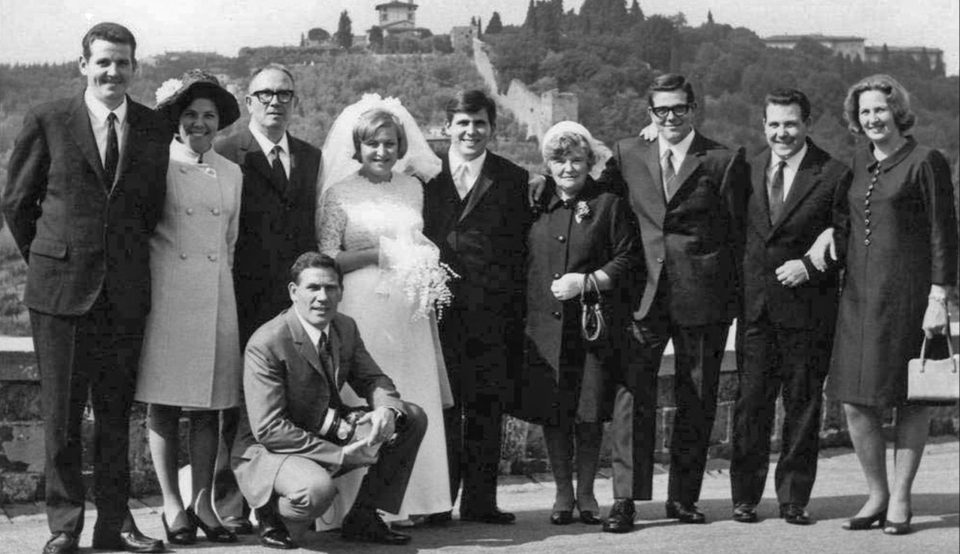  The Sarri family in 1968, with Maurizio's father Amerigo kneeling at the front