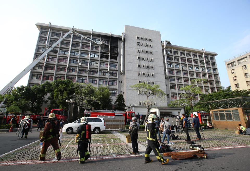  The damage to Weifu hospital was obvious from street level