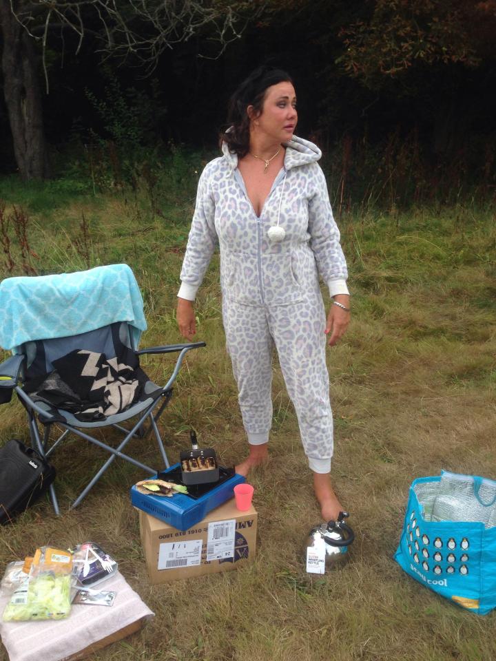  The mum of two has made friends with the local wildlife and has been sharing her 'budget bangers' with a fox