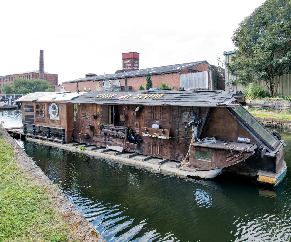  "Piano Raft" has made the journey from Liverpool to Leeds on a pair of skis over five years