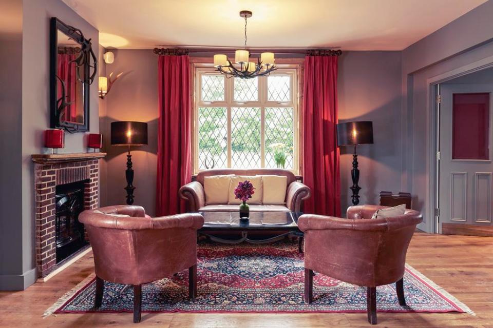  A cosy old coaching house, the Mercure Thame Lambert has been expanded with modern rooms