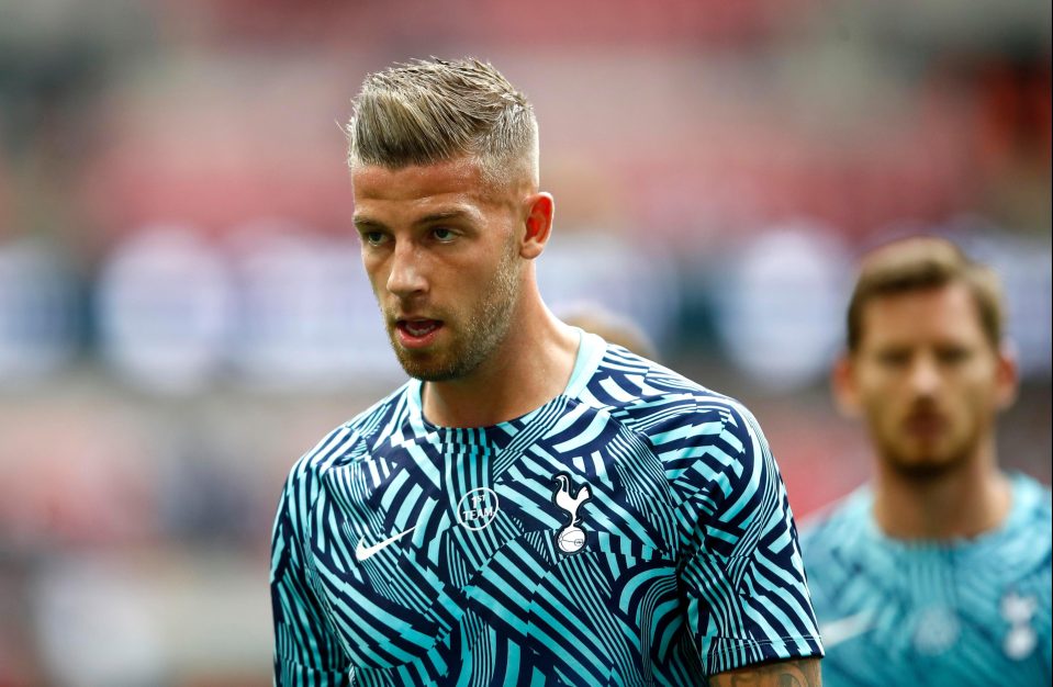  Neville says Woodward should have spent £120m on a centre-back like Toby Alderweireld