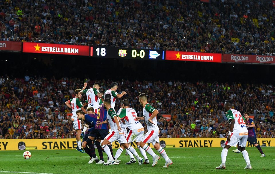  Lionel Messi scored Barcelona's first goal of the new season with a brilliant free-kick