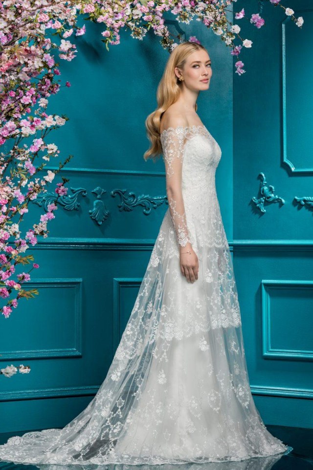 Libras would suit a luxe modern pick by Ellis Bridal London