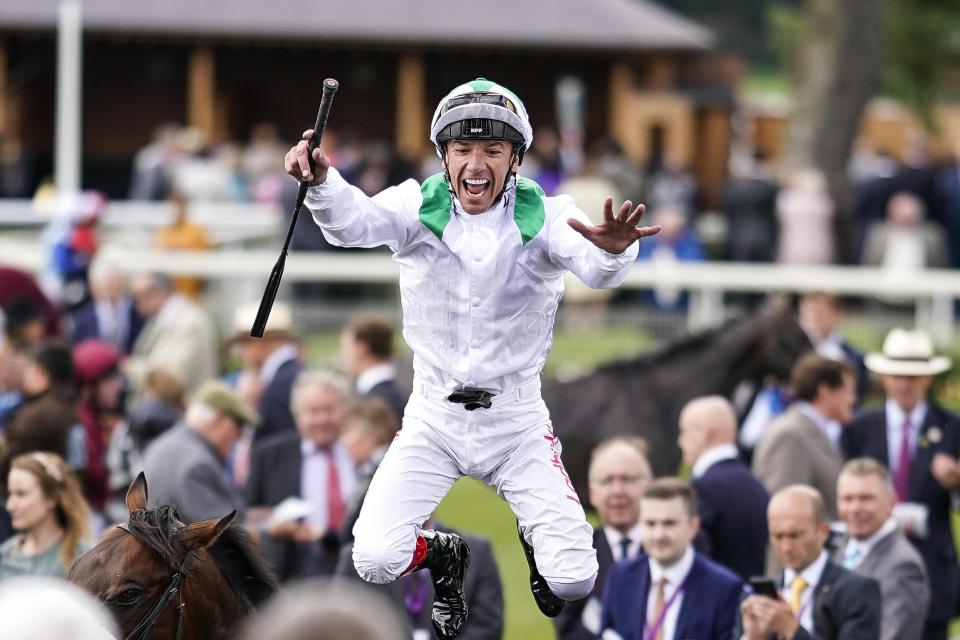  Dettori produced his second flying dismount of the day