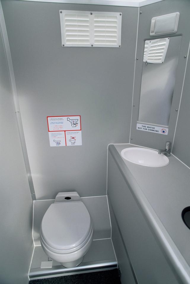  What really happens when you flush the toilet on the plane?