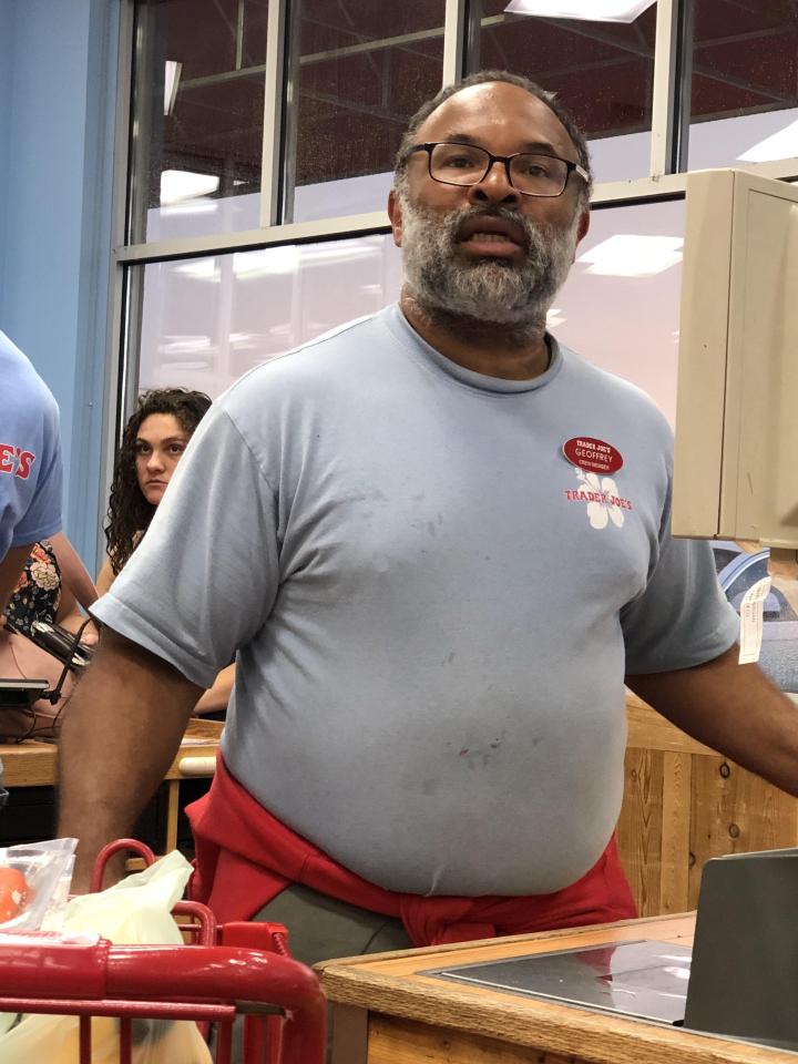  Geoffrey Owens was seen working in a supermarket