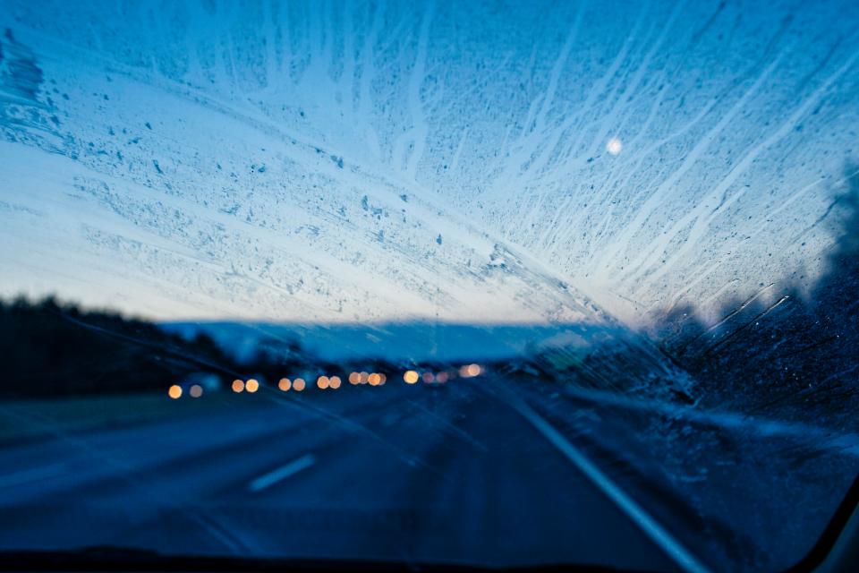  Drivers have a responsibility to keep all glass clean