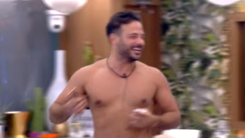  Ryan Thomas strips off in tonight's Celebrity Big Brother