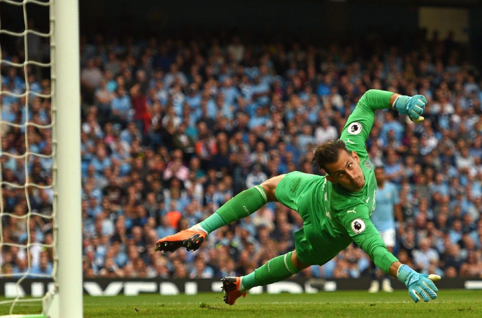  Newcastle keeper Martin Dubravka says Petr Cech is one of his heroes but will be desperate to pick up three points against the Czech and Arsenal