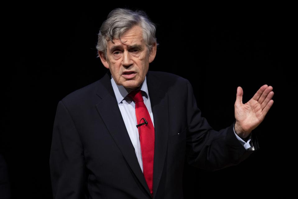  Gordon Brown has warned that Universal Credit is pushing more kids into poverty