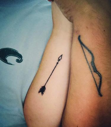  This couple got a bow and arrow, but there is no cupid