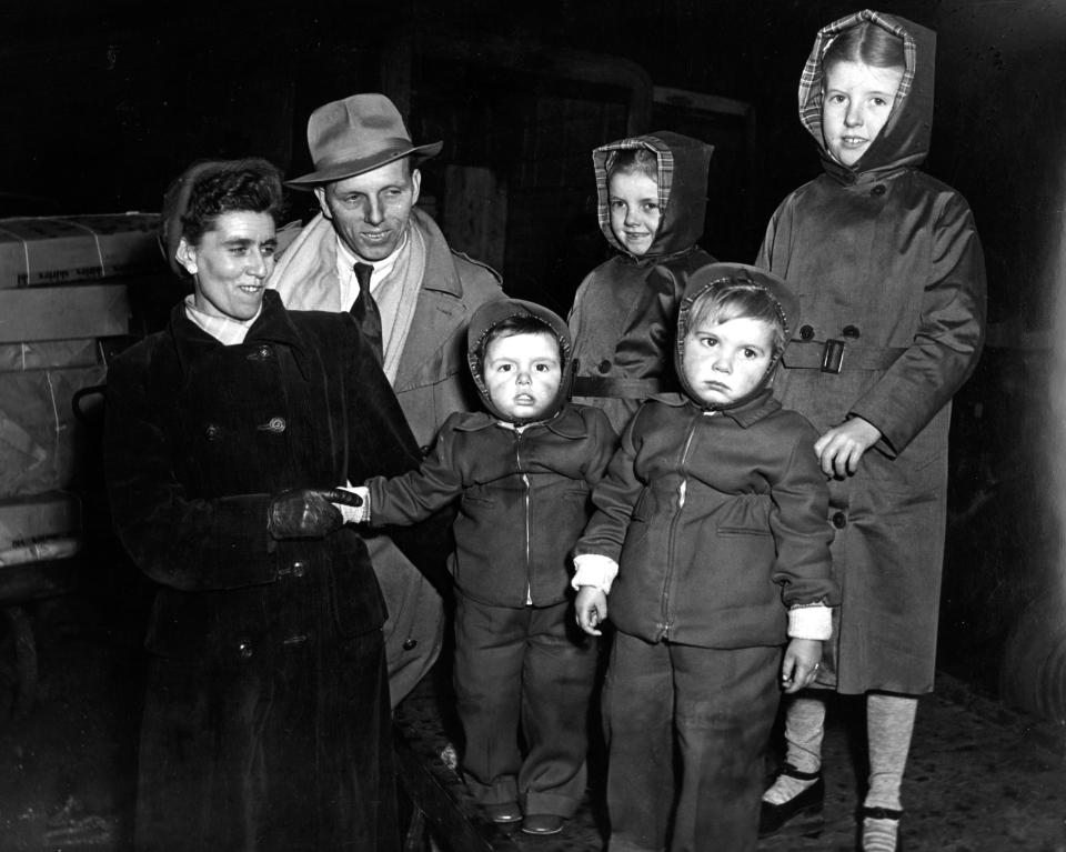  John Kemp and his family preparing to make the journey from Kent to Queensland