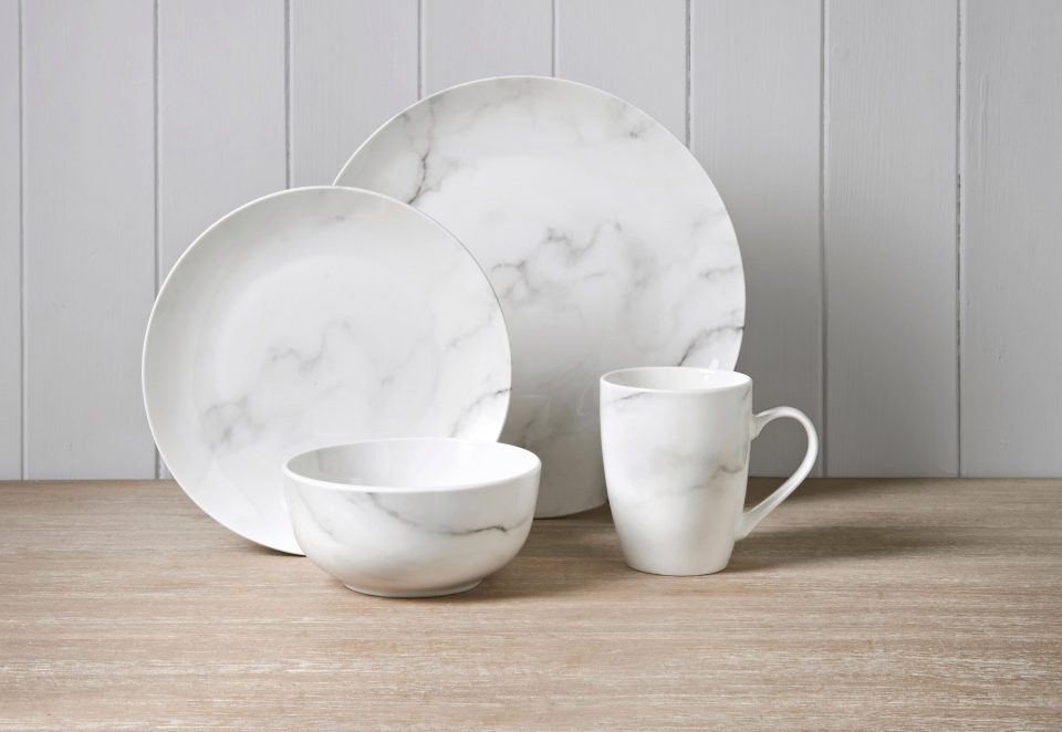  B&M is selling a 16-piece marble dinner set for £19.99