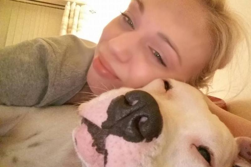  Shayni's mum found her body in her flat with her dogs by her side