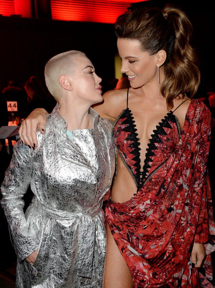  Kate cuddled up to Rose McGowan who was honoured at the bash