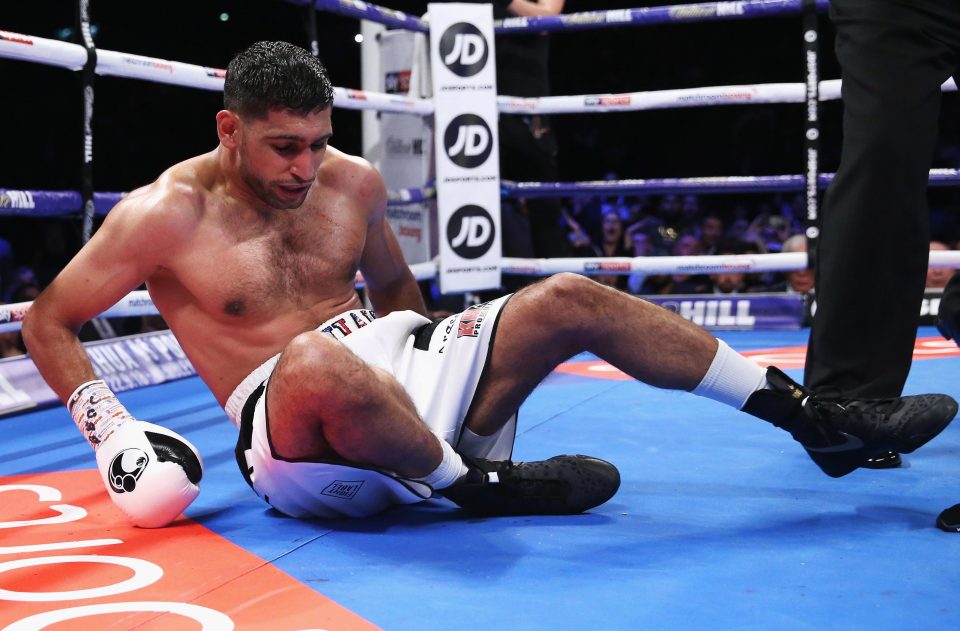 Vargas then sent Khan tumbling minutes later