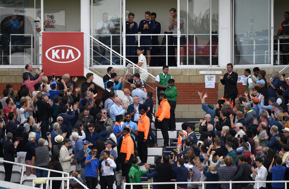  He was given no less than nine standing ovations of the Fourth Day of his final Test match