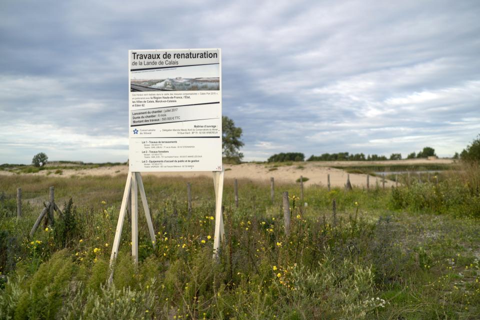  The local authority has built bird-spotting hides and observations in Fort Vert Nature Reserve