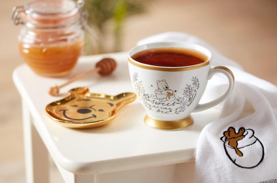  We need to throw a dinner-party with this teacup and tea towel and trinket dish, both selling for just £5