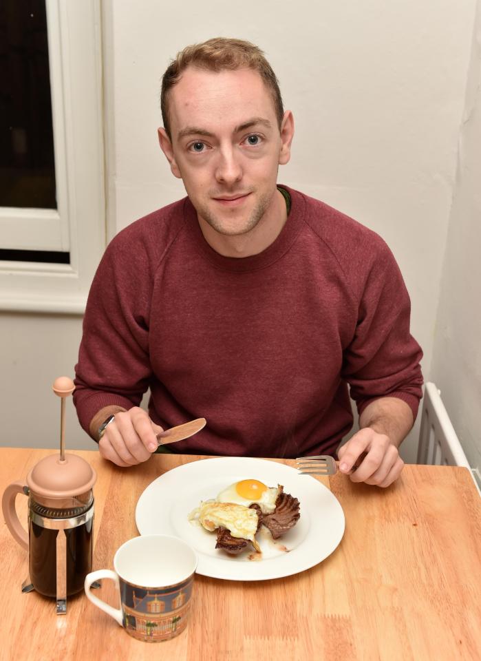  I imagine Mark has his own kitchen staff to deliver the huge calorie count he needs but I grab the griddle myself. Last time I ate at 3am it was a kebab and most of it ended up on my trousers