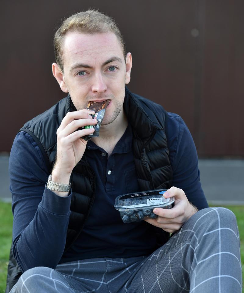  Protein bar and some blueberries, which apparently Mark loves. But I don’t have time to enjoy it as I must get to my cryotherapy session. This schedule is proving the perfect storm – I’m shattered and running late already