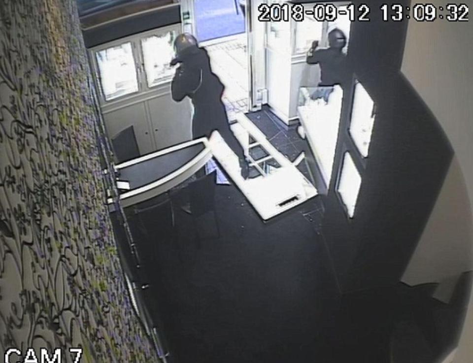  Moped thugs smashed their way into a jewellers in Wimbledon