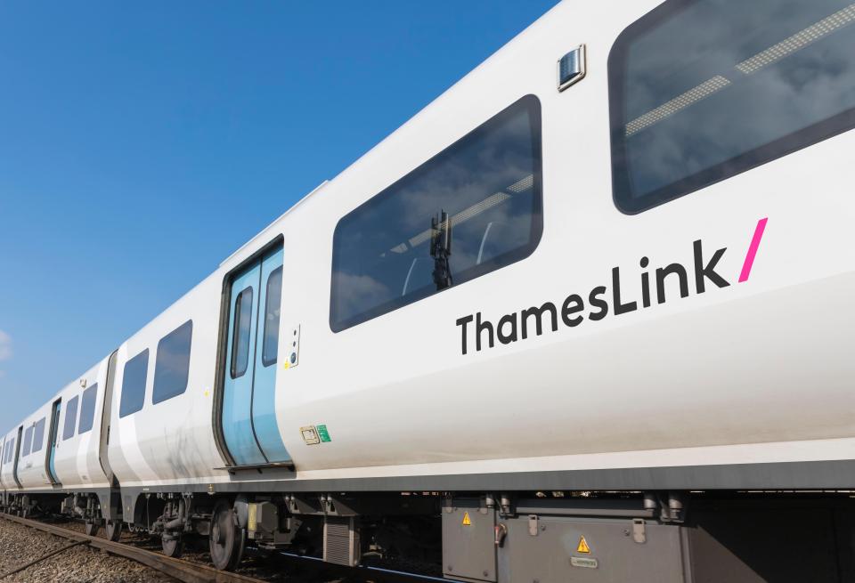  The Department for Transport must share part of the blame for timetabling chaos on Thameslink and Northern Rail, a report has said