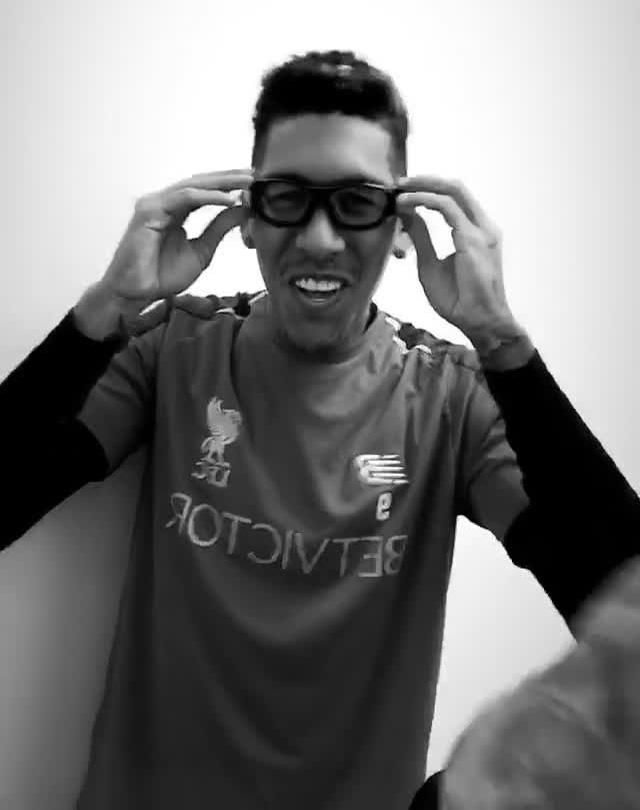  Roberto Firmino has to wear protective goggles over his eyes after surgery