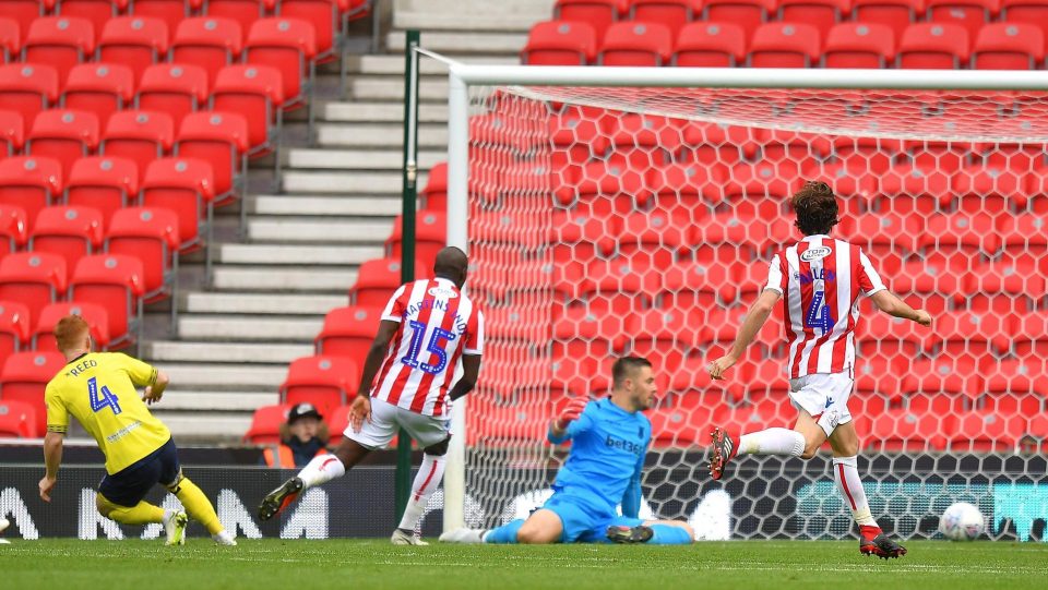  Harrison Reed made it 3-0 to Blackburn in the opening minute of the second half