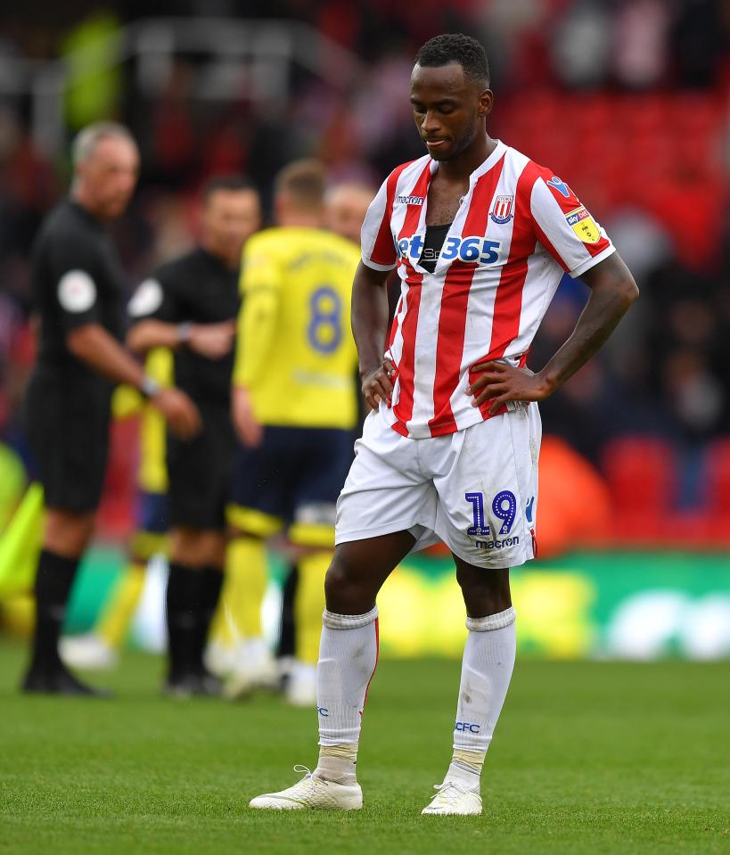  Saido Berahino missed an injury-time penalty as Stoke fell just short of an incredible comeback