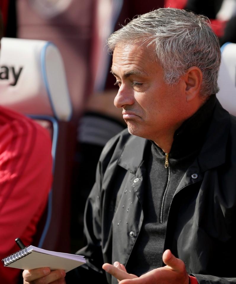  Jose Mourinho was left speechless at the way his side had performed in the first half