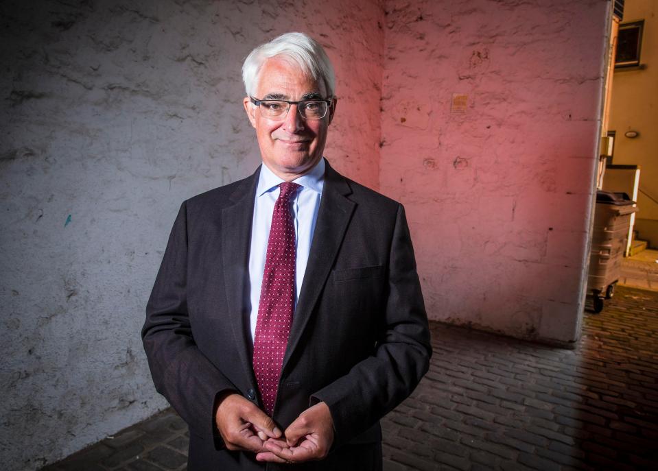  Alistair Darling is an ex-Labour MP and Chancellor of the Exchequer