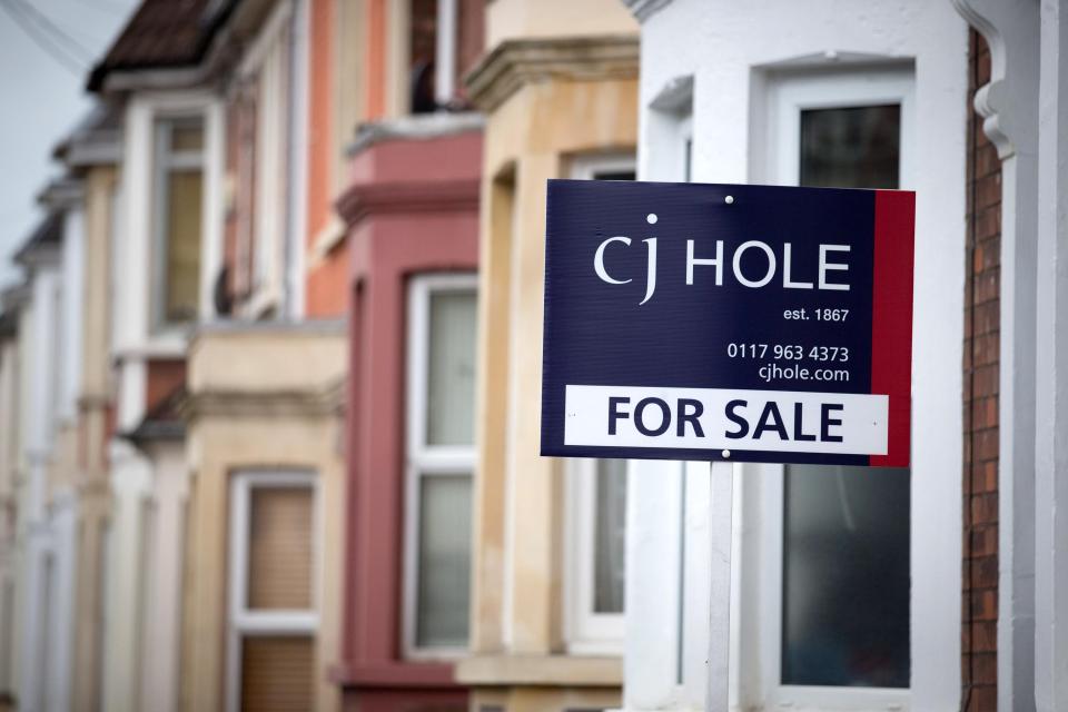  Research found that four in ten young Brits are not able to buy the cheapest homes in their areas