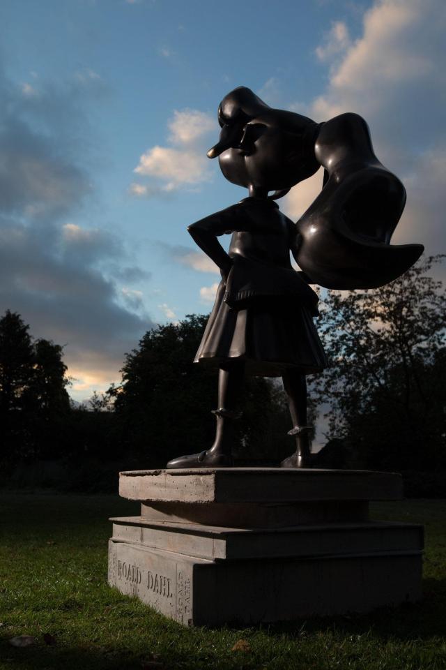  The statue features Matilda standing up to the US president