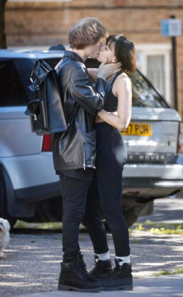  Daisy Lowe is loved up with new boyfriend Cameron McMeikan