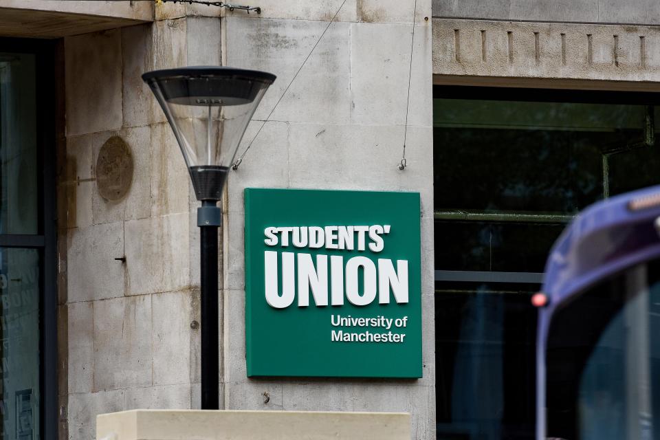  The University of Manchester Students' Union passed the resolution to ban clapping at a meeting on September 27