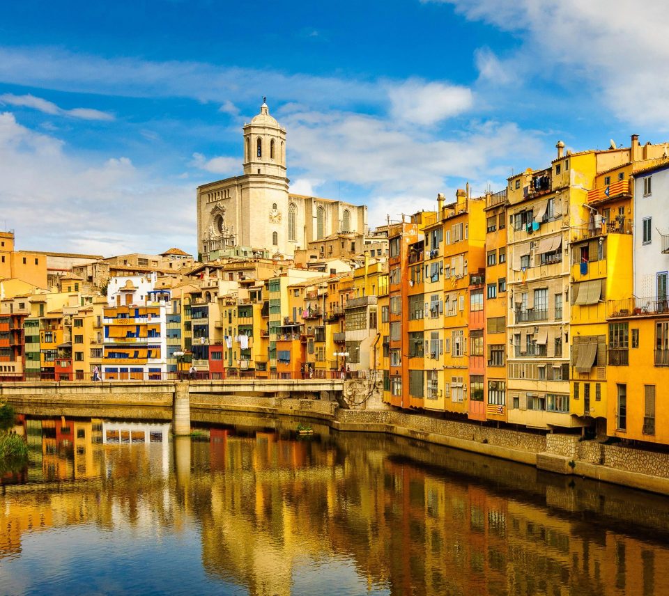  The TV series Game Of Thrones was filmed in Girona's Jewish Quarter and city cathedral