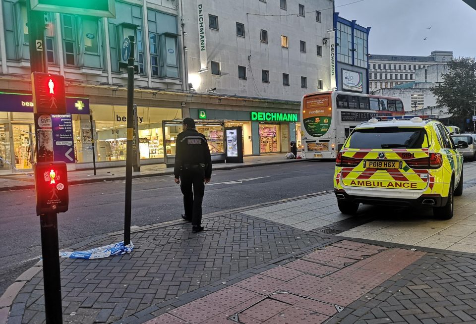  Police swarm Birmingham City Centre following a multiple stabbing