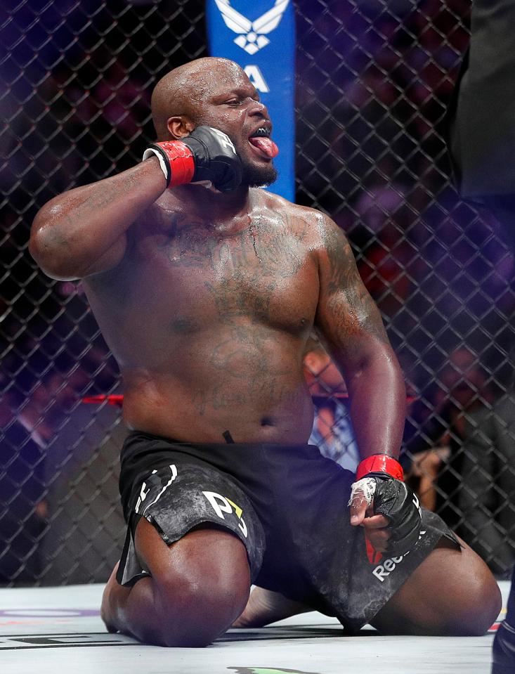  Derrick Lewis celebrates his KO victory with time running out