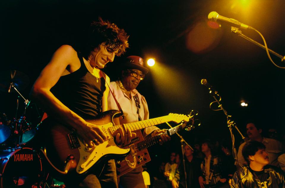  Ronnie Wood of the Rolling Stones performs with Bo Diddley at the opening of a disco in Miami Beach, Florida