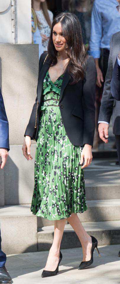  Wearing a more relaxed green dress for the Invictus Games Reception at Australia House