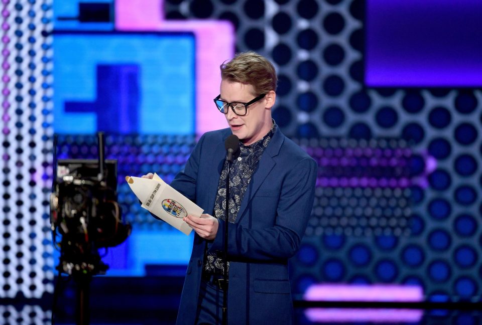  Macaulay donned glasses when he took to the stage to give out an award