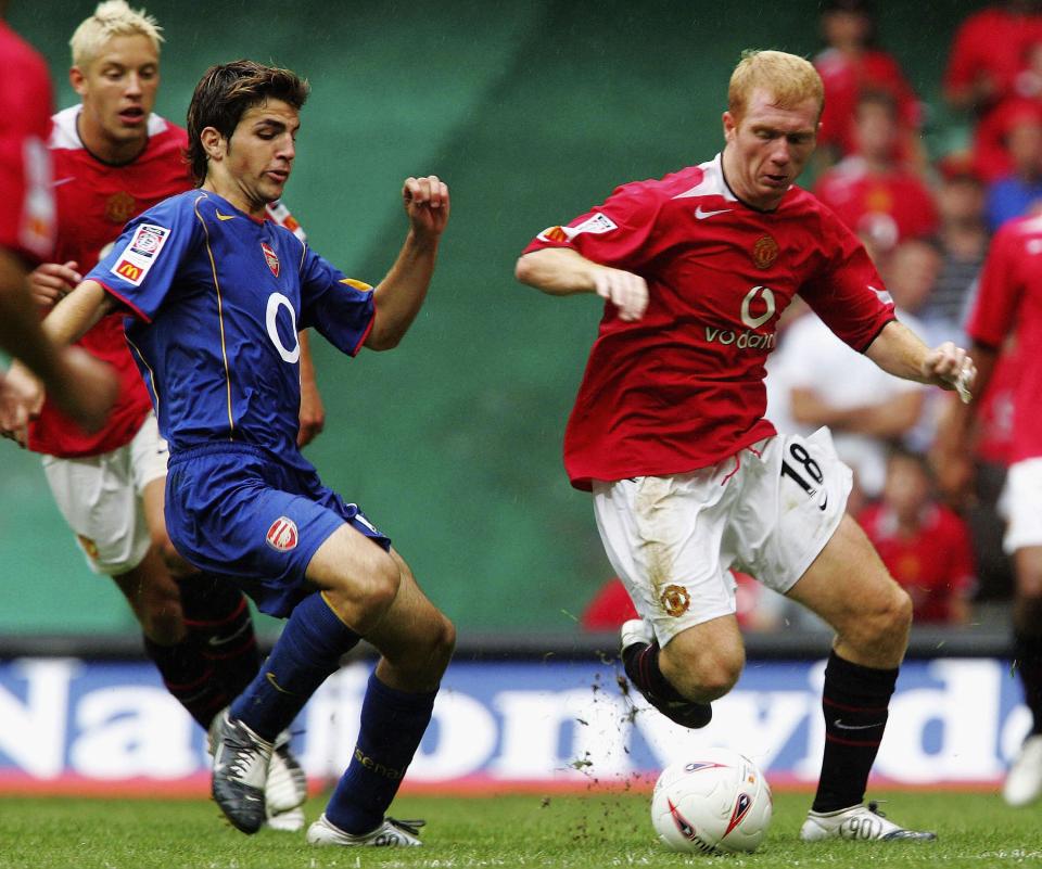  Cesc Fabregas helps Arsenal beat Manchester United 3-1 in the 2004 Community Shield